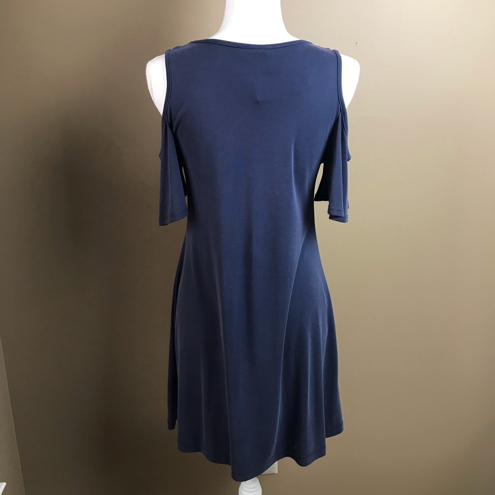 🎄 New Francesca’s Alya Cold Shoulder Dress Blue XS - Picture 4 of 5